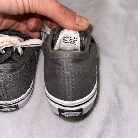 Toddler Vans Authentic Gray White Skate Sneaker Tennis Shoes - Picture 2 of 3